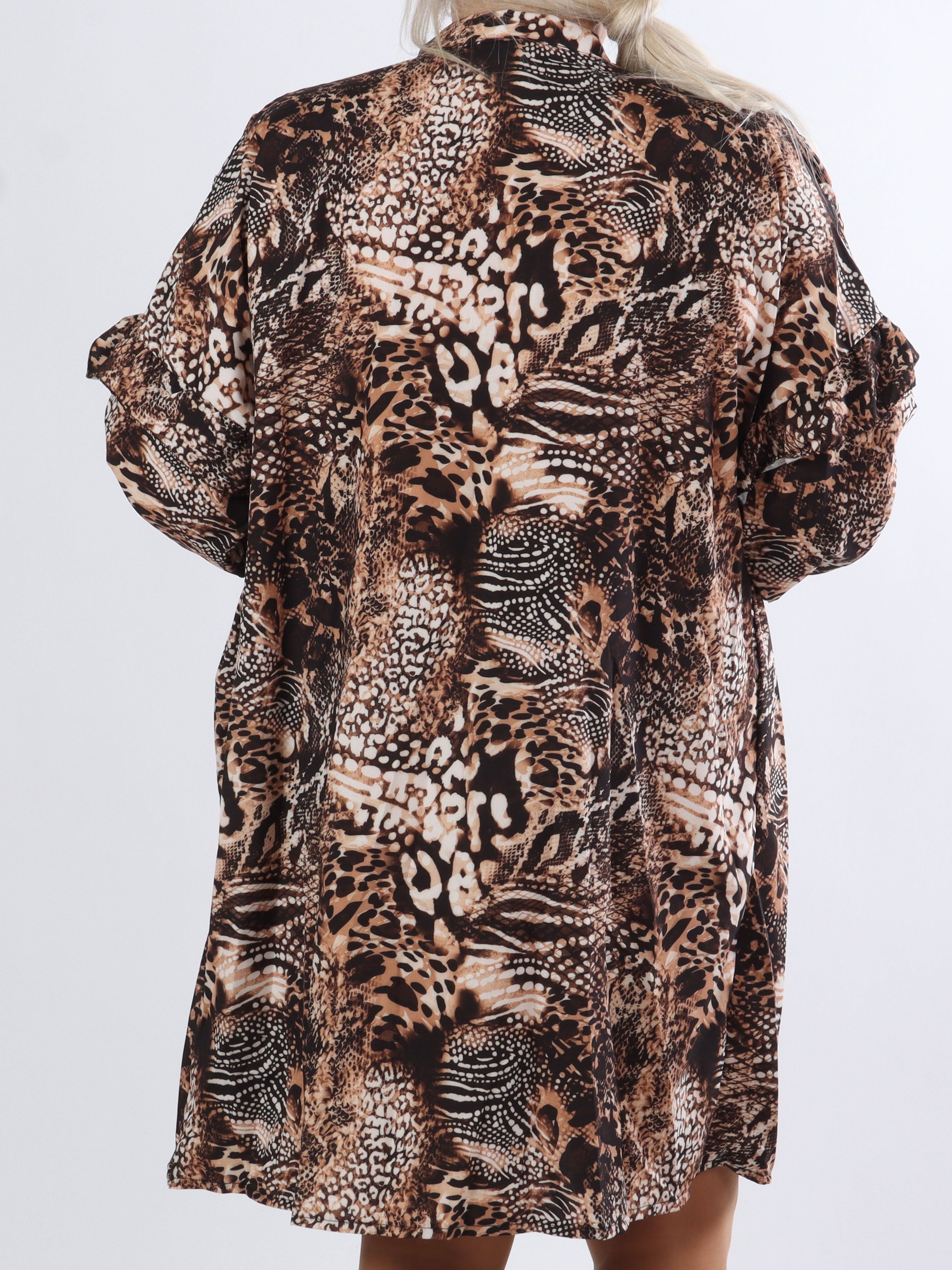 Monica Animal - Plus size tunikakjole i dyreprint med flæser